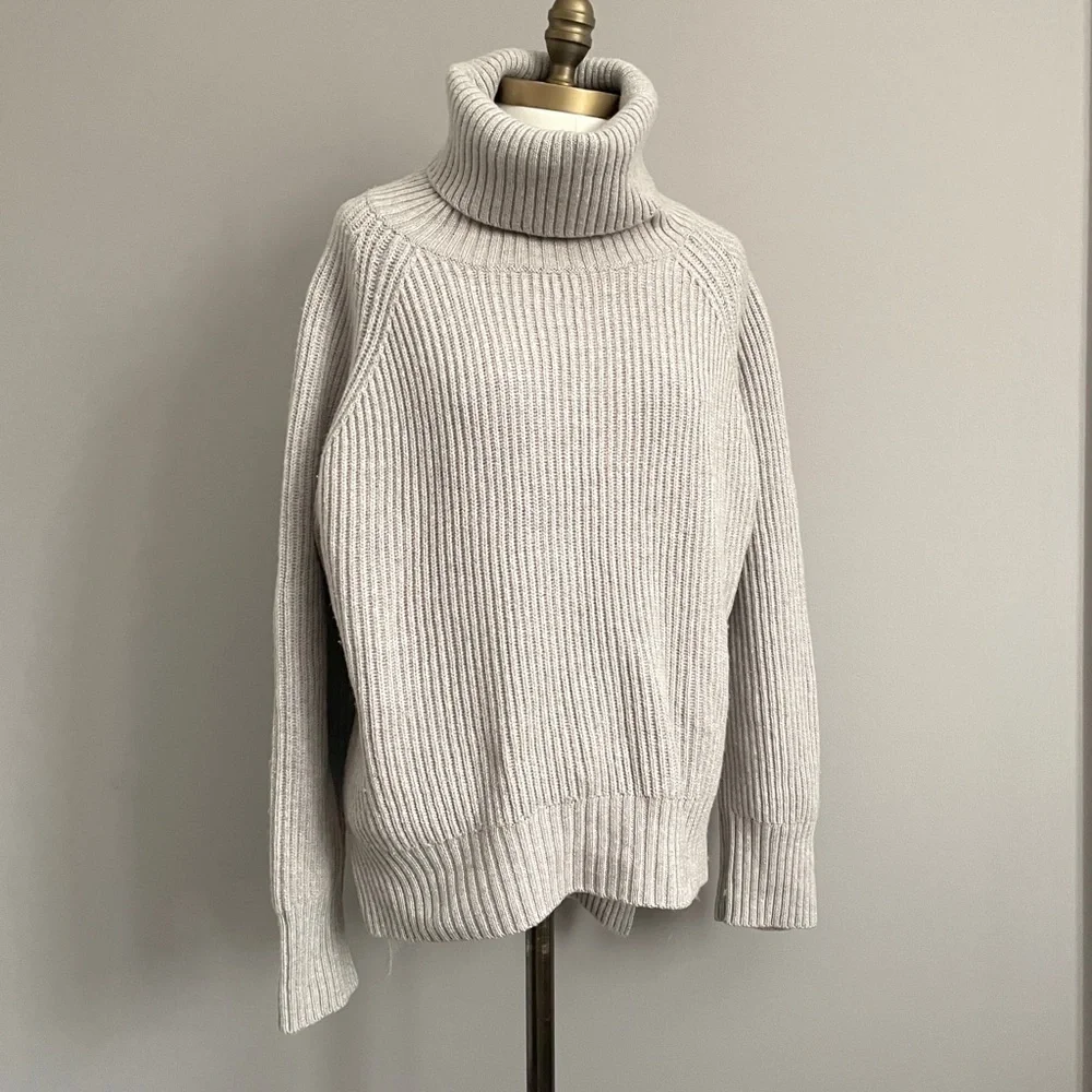 Aritzia Wilfred Wool Turtleneck Lin Sweater​ - Large, 100% Wool - Picture 3 of 13